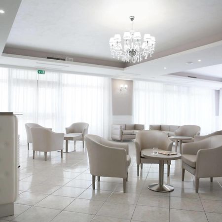 Hotel Leon - Ristorante Al Cavallino Rosso Сан-Джованні-Ротондо Екстер'єр фото