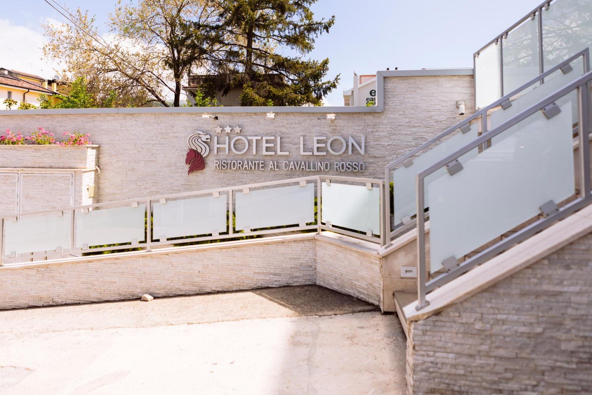 Hotel Leon - Ristorante Al Cavallino Rosso Сан-Джованні-Ротондо Екстер'єр фото