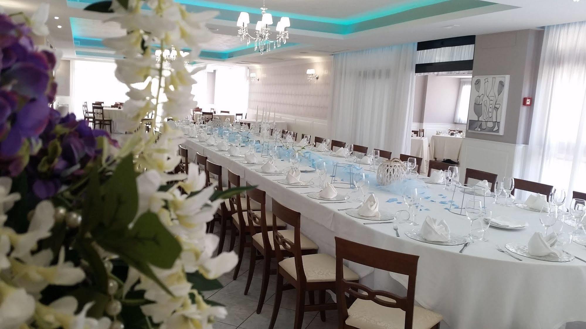 Hotel Leon - Ristorante Al Cavallino Rosso Сан-Джованні-Ротондо Екстер'єр фото